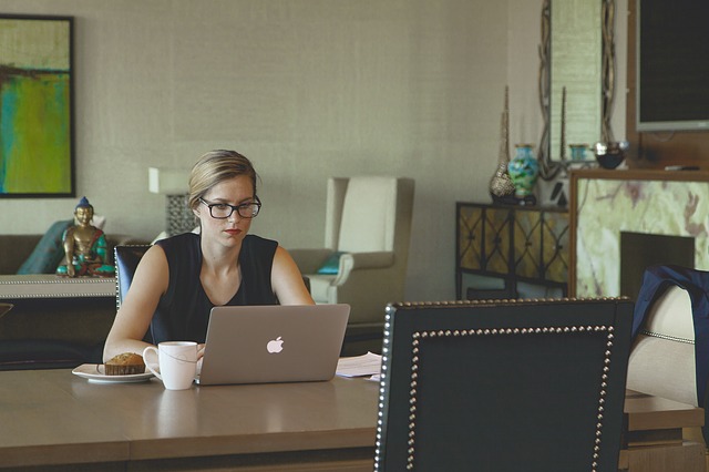 woman at laptop